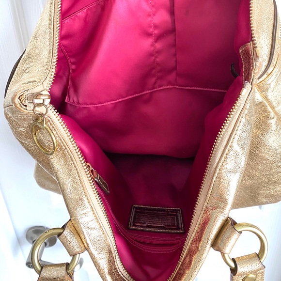 Coach purse - Picture 4 of 5